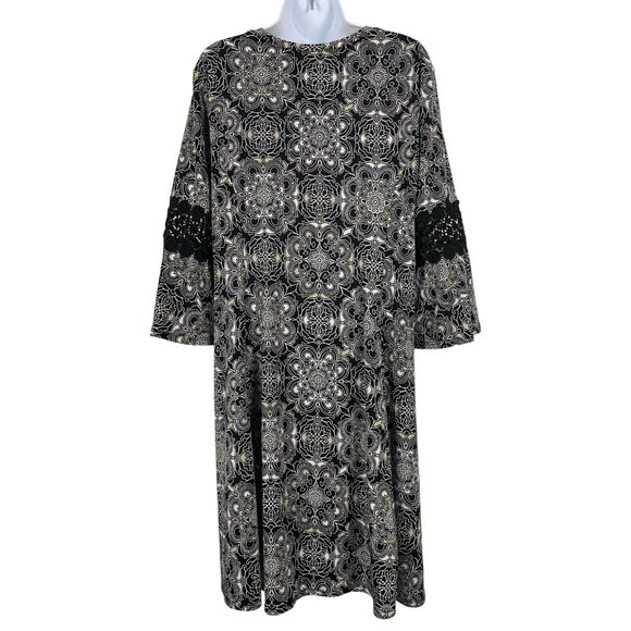 New Directions Womens Petite Black & White Patterned Dress With Crochet Accents - Picture 5 of 12